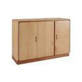 **Titre technique en français :** Meuble de rangement en bois clair avec portes battantes.
